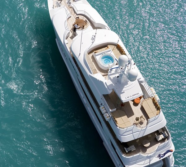 PERLE BLEUE Yacht Charter Details, Hakvoort | CHARTERWORLD Luxury ...